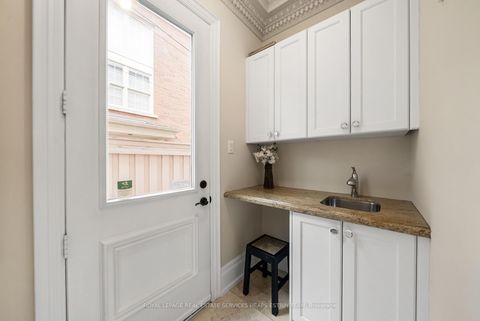 Photo 19 at 2 Braecrest Avenue, Humber Heights, Toronto