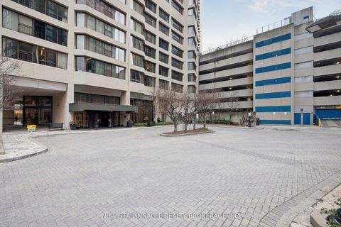 Photo 2 at 1418 - 55 Harbour Square, Waterfront Communities C1, Toronto