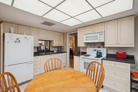 Photo 23 at 1418 - 55 Harbour Square, Waterfront Communities C1, Toronto