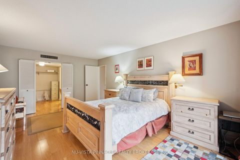 Photo 28 at 1418 - 55 Harbour Square, Waterfront Communities C1, Toronto