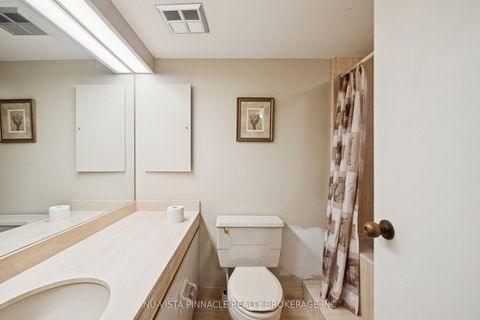 Photo 32 at 1418 - 55 Harbour Square, Waterfront Communities C1, Toronto