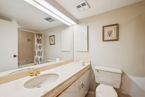 Photo 33 at 1418 - 55 Harbour Square, Waterfront Communities C1, Toronto