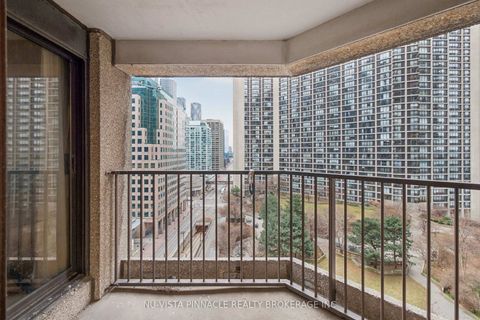 Photo 41 at 1418 - 55 Harbour Square, Waterfront Communities C1, Toronto