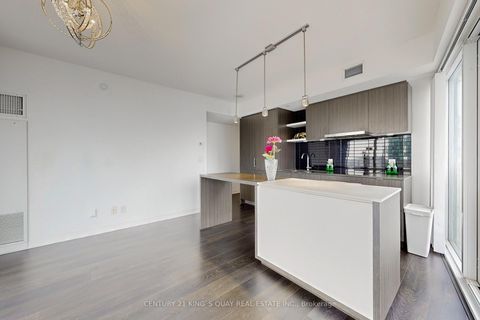 Photo 15 at 4204 - 88 Harbour Street, Waterfront Communities C1, Toronto