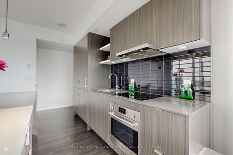 Photo 16 at 4204 - 88 Harbour Street, Waterfront Communities C1, Toronto