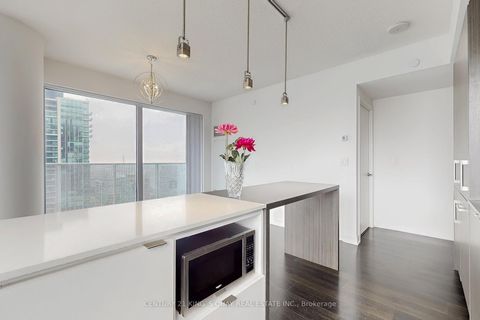Photo 17 at 4204 - 88 Harbour Street, Waterfront Communities C1, Toronto