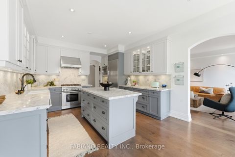 Photo 10 at 127 Via Toscana, Vellore Village, Vaughan