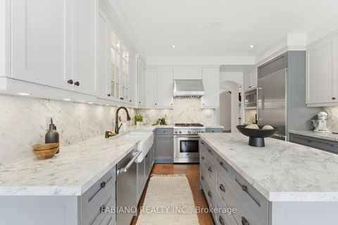 Photo 11 at 127 Via Toscana, Vellore Village, Vaughan