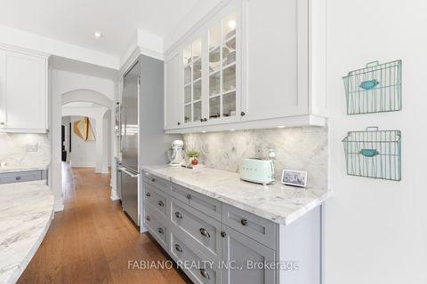 Photo 14 at 127 Via Toscana, Vellore Village, Vaughan