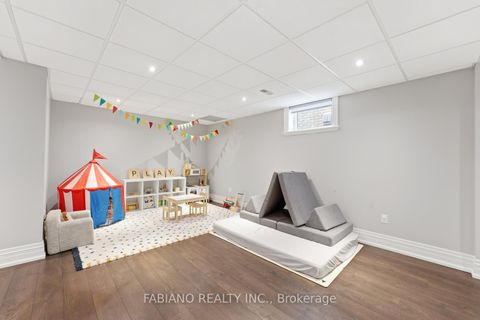 Photo 38 at 127 Via Toscana, Vellore Village, Vaughan