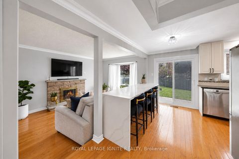 Photo 13 at 23 Shallice Court, Rouge E11, Toronto