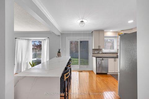 Photo 15 at 23 Shallice Court, Rouge E11, Toronto