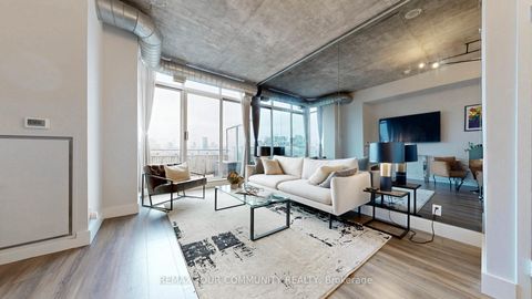 Photo 8 at 913 - 388 Richmond Street W, Waterfront Communities C1, Toronto