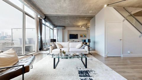 Photo 11 at 913 - 388 Richmond Street W, Waterfront Communities C1, Toronto