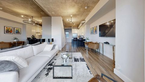 Photo 14 at 913 - 388 Richmond Street W, Waterfront Communities C1, Toronto