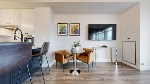 Photo 15 at 913 - 388 Richmond Street W, Waterfront Communities C1, Toronto