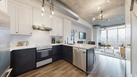 Photo 17 at 913 - 388 Richmond Street W, Waterfront Communities C1, Toronto