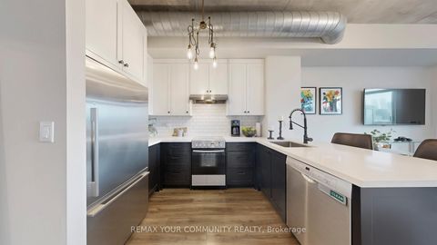Photo 18 at 913 - 388 Richmond Street W, Waterfront Communities C1, Toronto