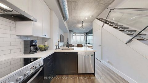 Photo 19 at 913 - 388 Richmond Street W, Waterfront Communities C1, Toronto