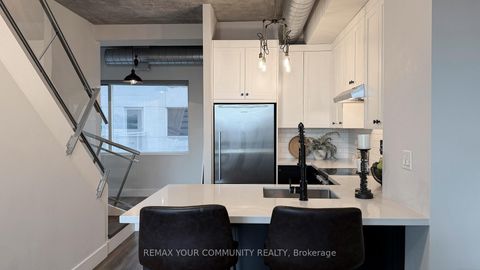 Photo 20 at 913 - 388 Richmond Street W, Waterfront Communities C1, Toronto