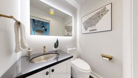 Photo 23 at 913 - 388 Richmond Street W, Waterfront Communities C1, Toronto