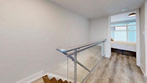 Photo 26 at 913 - 388 Richmond Street W, Waterfront Communities C1, Toronto