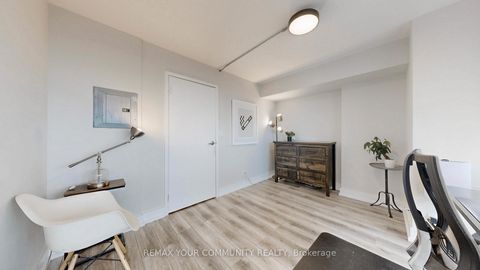 Photo 34 at 913 - 388 Richmond Street W, Waterfront Communities C1, Toronto