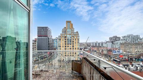 Photo 37 at 913 - 388 Richmond Street W, Waterfront Communities C1, Toronto