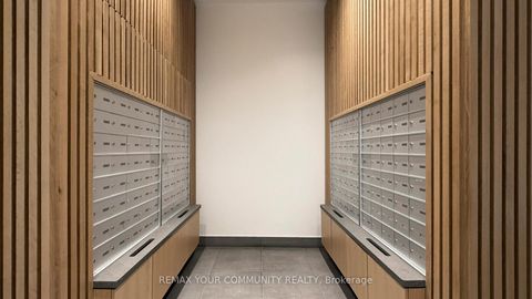 Photo 44 at 913 - 388 Richmond Street W, Waterfront Communities C1, Toronto