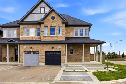 Photo 2 at 184 Kincardine Street, Kleinburg, Vaughan