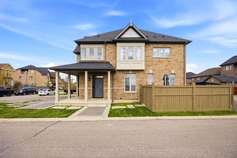 Photo 3 at 184 Kincardine Street, Kleinburg, Vaughan