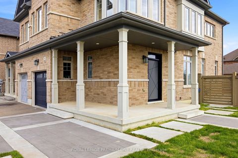 Photo 4 at 184 Kincardine Street, Kleinburg, Vaughan