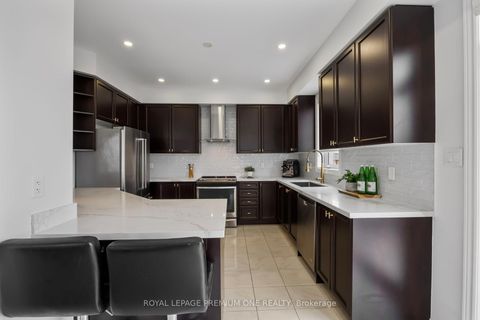 Photo 15 at 184 Kincardine Street, Kleinburg, Vaughan