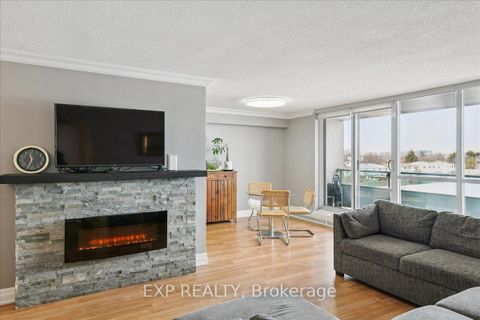 Photo 2 at 412 - 44 Longbourne Drive, Richview, Toronto