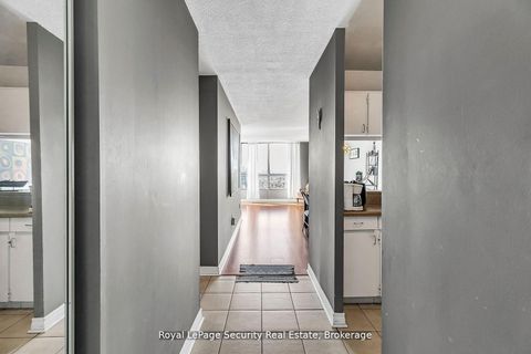 Photo 3 at 2413 - 10 Martha Eaton Way, Amesbury, Toronto