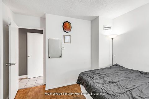 Photo 18 at 2413 - 10 Martha Eaton Way, Amesbury, Toronto