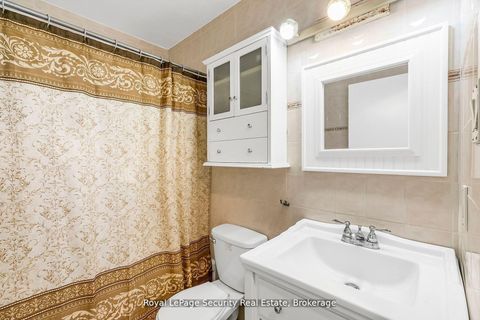 Photo 21 at 2413 - 10 Martha Eaton Way, Amesbury, Toronto