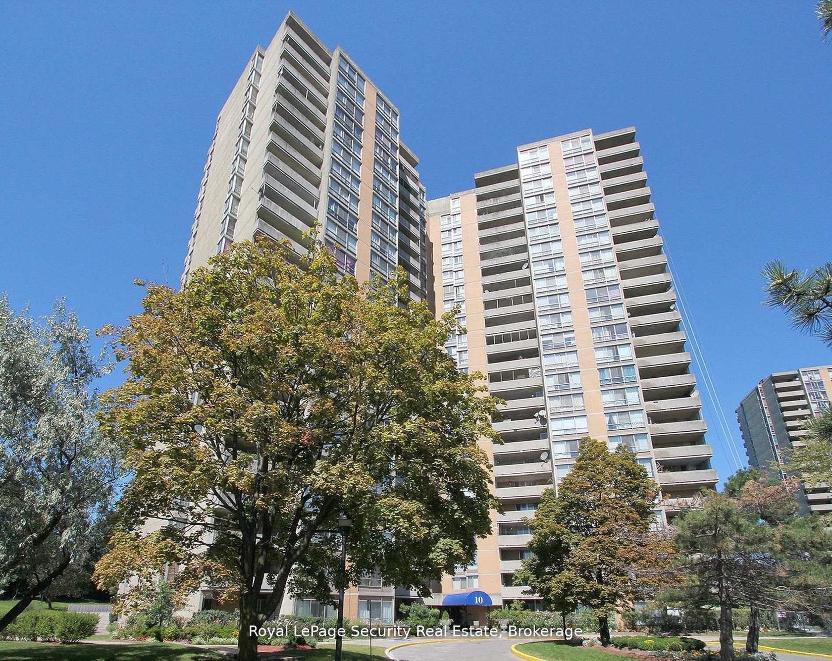 2413 - 10 Martha Eaton Way, Amesbury, Toronto photo 5