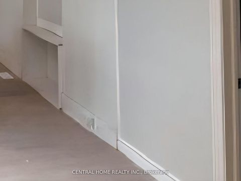 Photo 12 at 206 Parkview Crescent, Central Newmarket, Newmarket