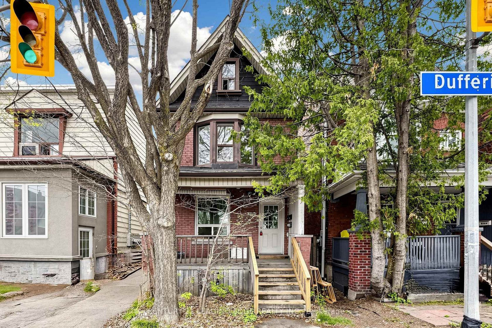 1132 Dufferin Street, Junction, Toronto photo number 2