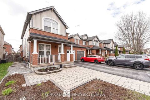 Photo 1 at 15 Brumstead Drive N, Jefferson, Richmond Hill