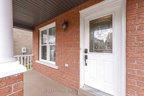 Photo 2 at 15 Brumstead Drive N, Jefferson, Richmond Hill