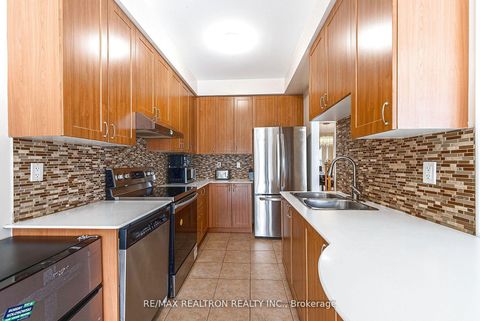 Photo 11 at 15 Brumstead Drive N, Jefferson, Richmond Hill