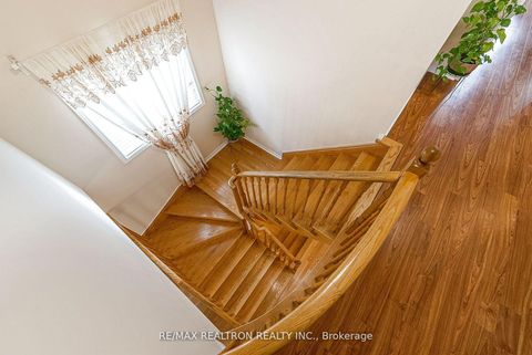 Photo 13 at 15 Brumstead Drive N, Jefferson, Richmond Hill