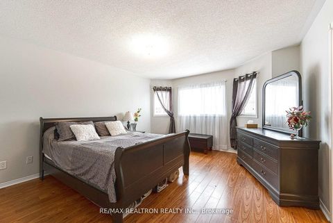 Photo 14 at 15 Brumstead Drive N, Jefferson, Richmond Hill