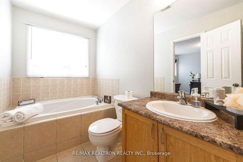 Photo 15 at 15 Brumstead Drive N, Jefferson, Richmond Hill
