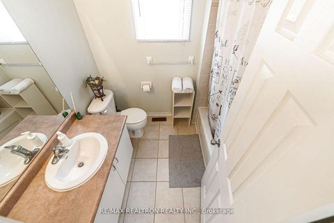 Photo 18 at 15 Brumstead Drive N, Jefferson, Richmond Hill