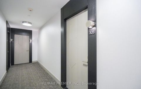 Photo 5 at 303 - 2 Old Mill Drive, Swansea, Toronto