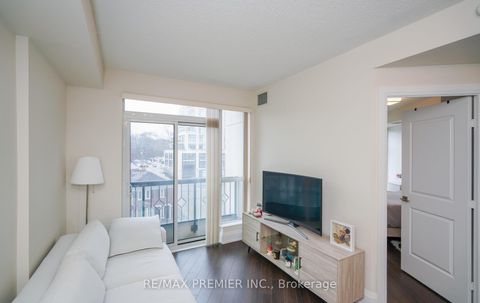 Photo 9 at 303 - 2 Old Mill Drive, Swansea, Toronto