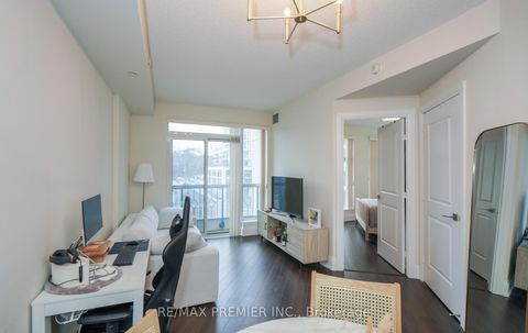 Photo 10 at 303 - 2 Old Mill Drive, Swansea, Toronto